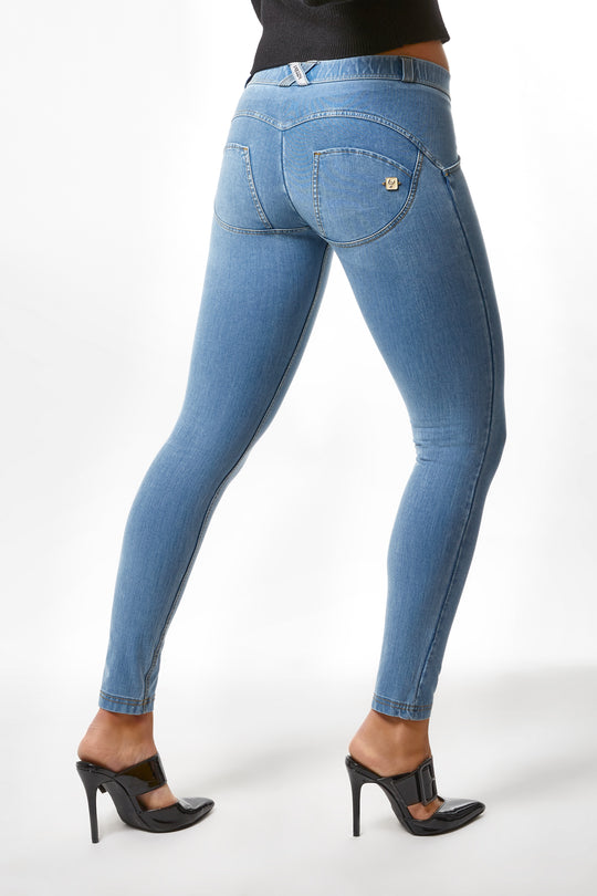 WR.UP® Tencel - Classic Rise Full Length - Medium Rinse & Yellow Stitching