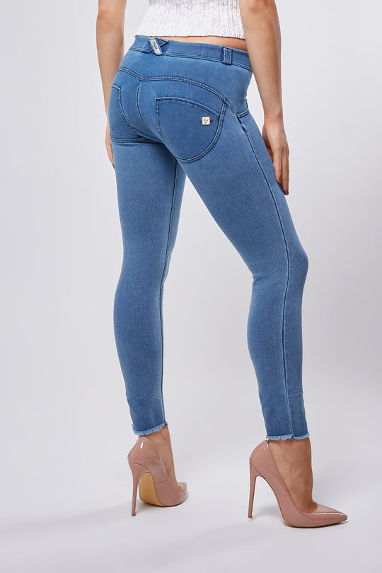 WR.UP® Denim - Classic Rise Ankle Frayed Edges - Medium Rinse