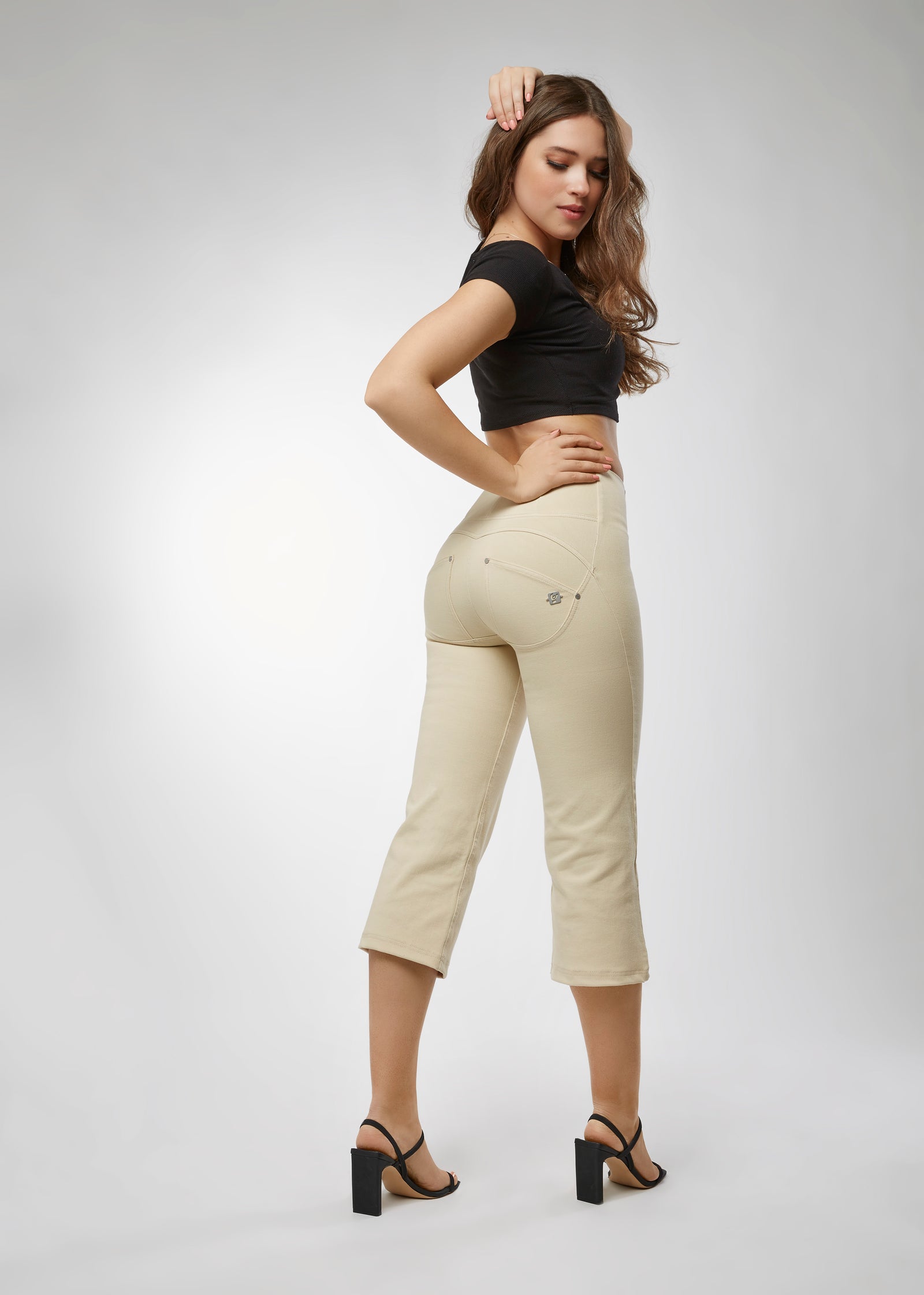 WR.UP® Snug Fashion - High Rise Capri Straight Leg - Beige